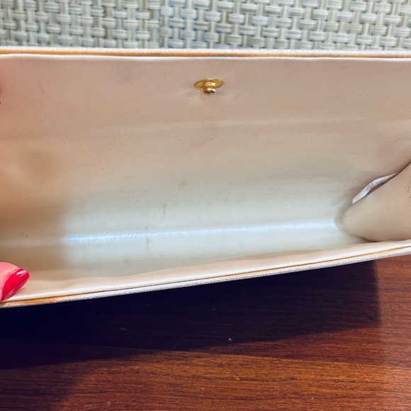 🌟HP🌟VTG Elegant Soft Gold Metallic Snap Clutch Evening Bag - Picture 10 of 10